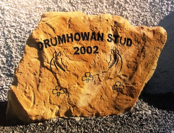 drumhowan brochure stone 2002