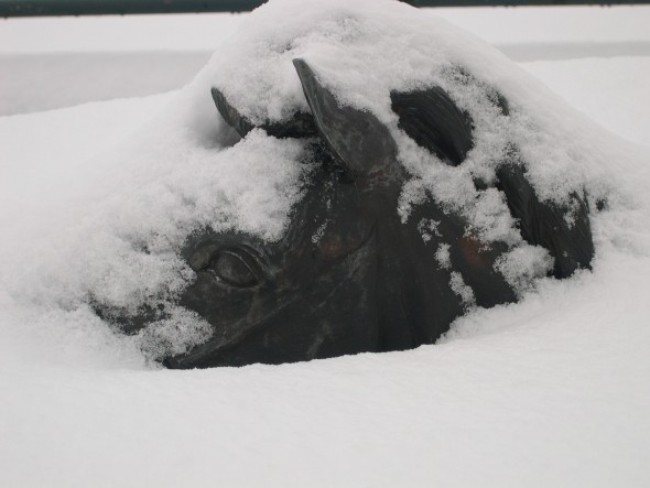 bronze table snow horse